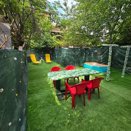 Διαμέρισμα Happy House Garden